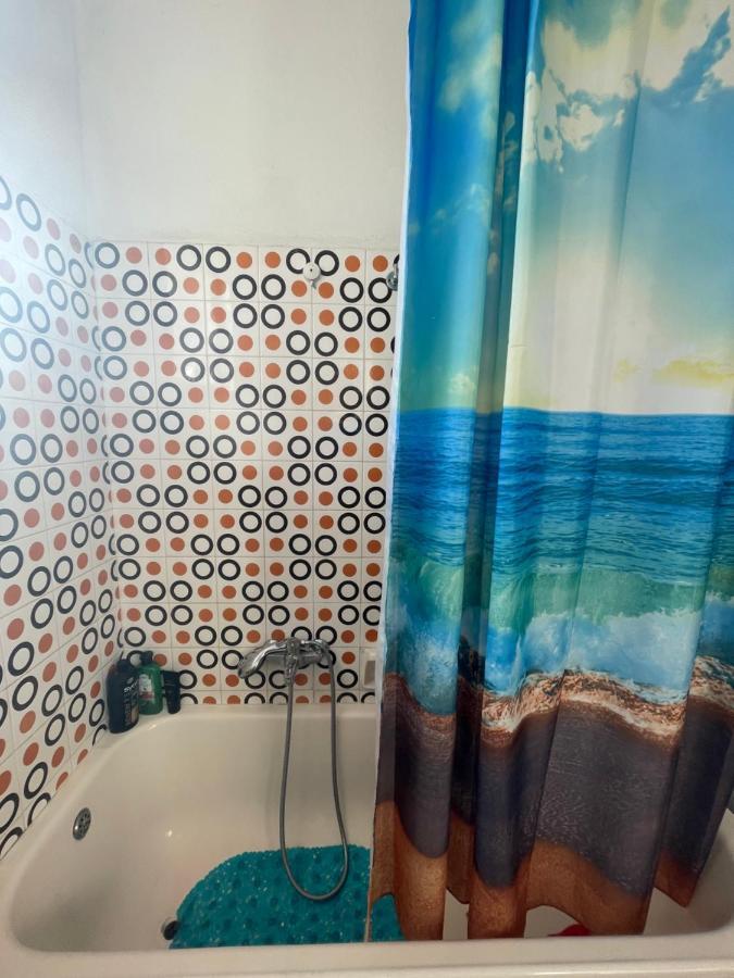 Spacious Apartment With Balconies, Ac, King Bed, Near Dt And Transports Atenas Exterior foto
